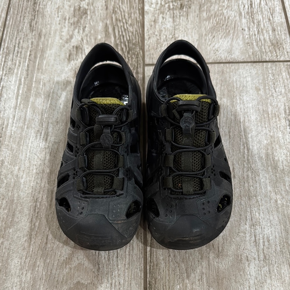 Northside Black and Green Kids Sandals